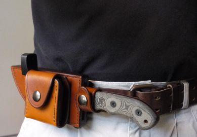 Horizontal or Small-of-the-Back Carry